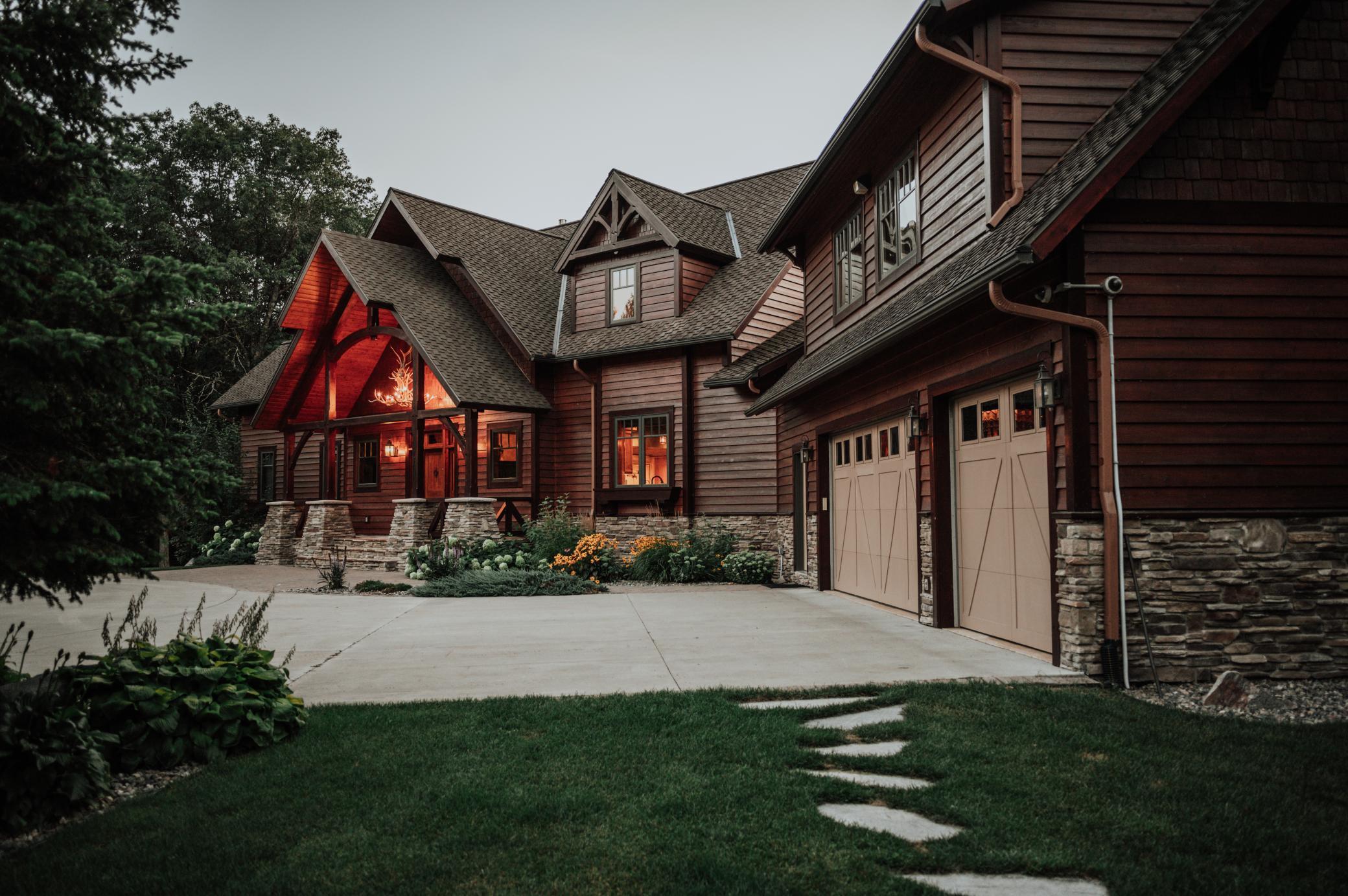 5513 108th Street NW