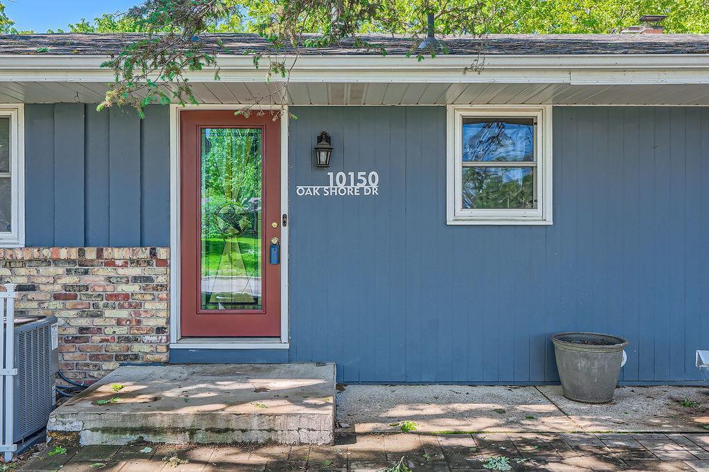 10150 Oak Shore Drive