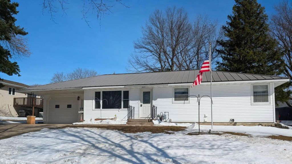 Photo of 1430 N 4th Street, Montevideo, MN 56265 (MLS # 7038578)