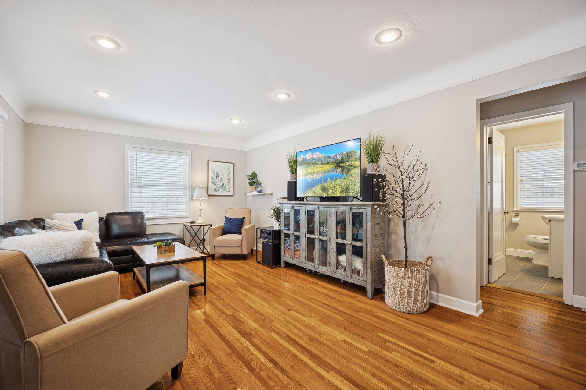 6620 Thomas Avenue S