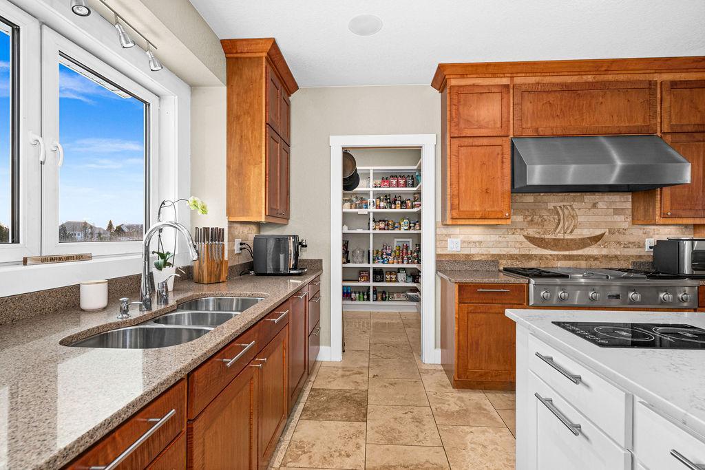 Duluth, Minnesota, 55804, United States, 5 Bedrooms Bedrooms, ,6 BathroomsBathrooms,Residential,Active,2014596