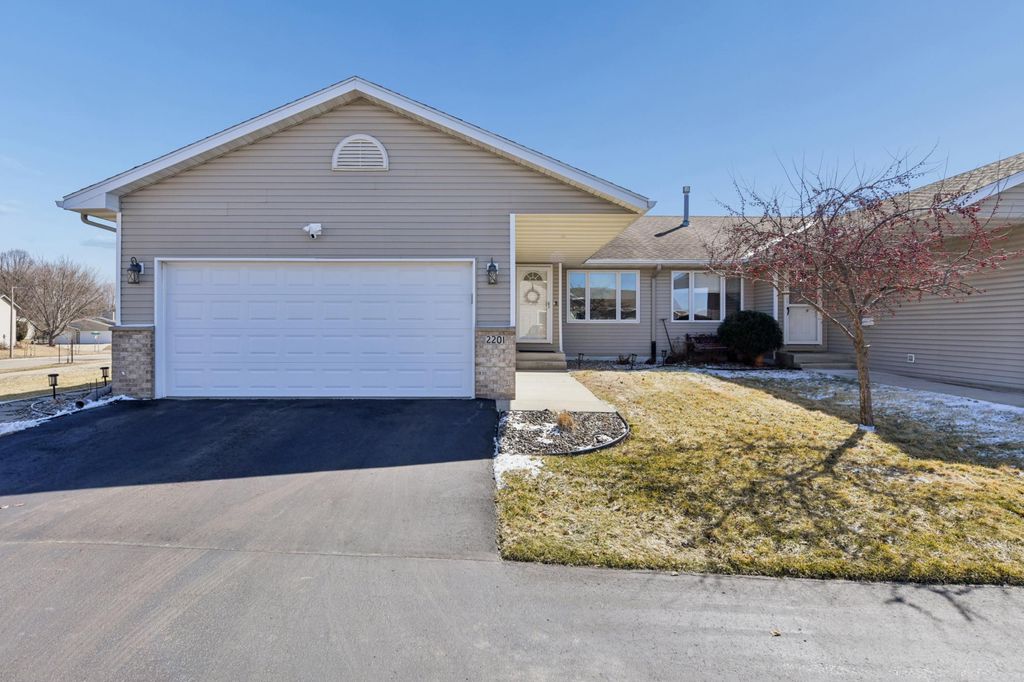 Photo of 2201 Fisher Court NW, Rochester, MN 55901 (MLS # 7033533)