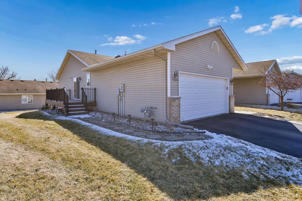 Photo of 2201 Fisher Court NW, Rochester, MN 55901 (MLS # 7033533)