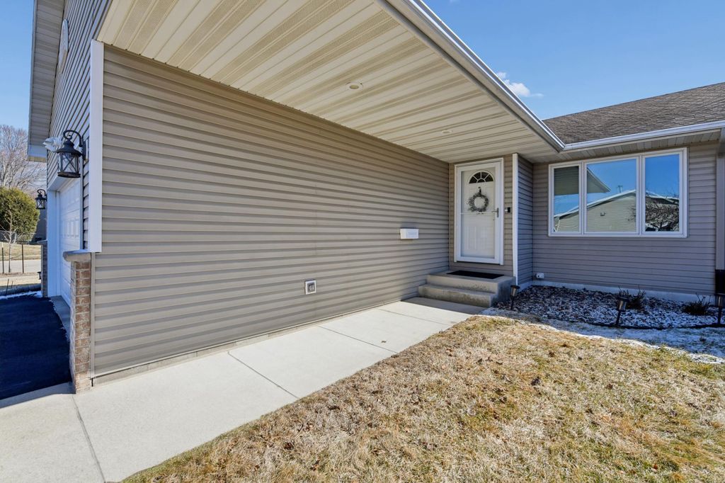 Photo of 2201 Fisher Court NW, Rochester, MN 55901 (MLS # 7033533)
