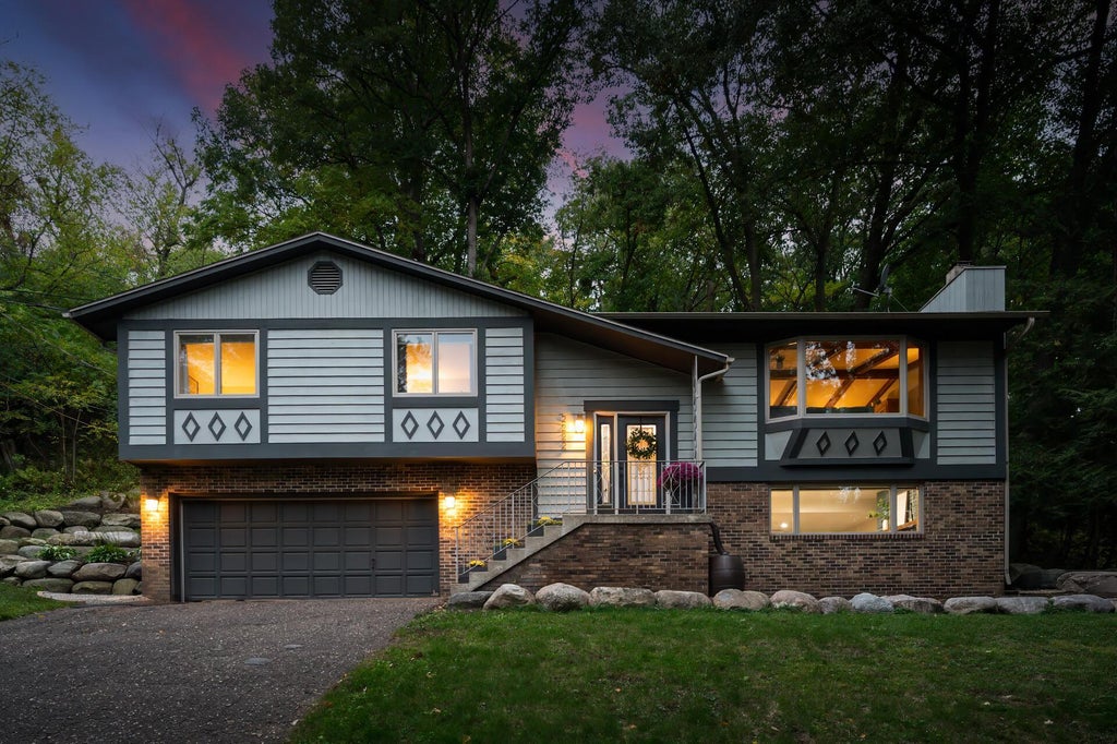 Photo of 2222 Black Oak Drive, Minnetonka, MN 55305 (MLS # 7147279)