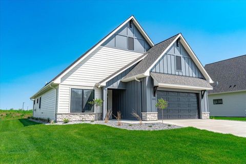 2477 Sharon Lane Hudson WI 54016