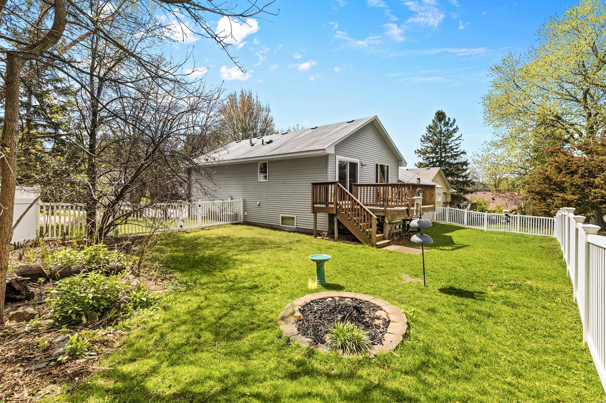 1387 Clarence Court