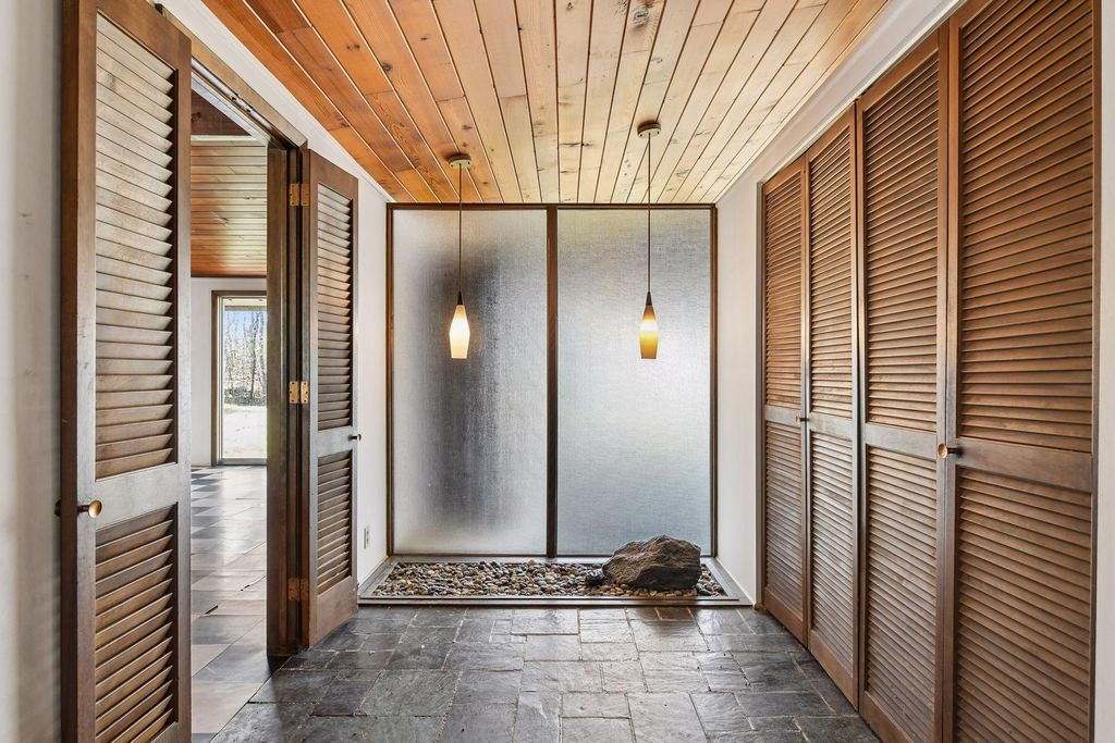 Photo of 1620 Independence Avenue S, Saint Louis Park, MN 55426 (MLS # 7034175)