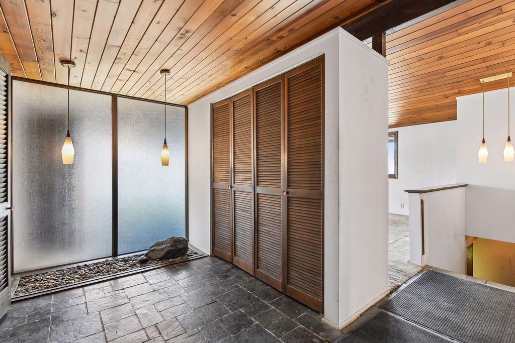 Photo of 1620 Independence Avenue S, Saint Louis Park, MN 55426 (MLS # 7034175)