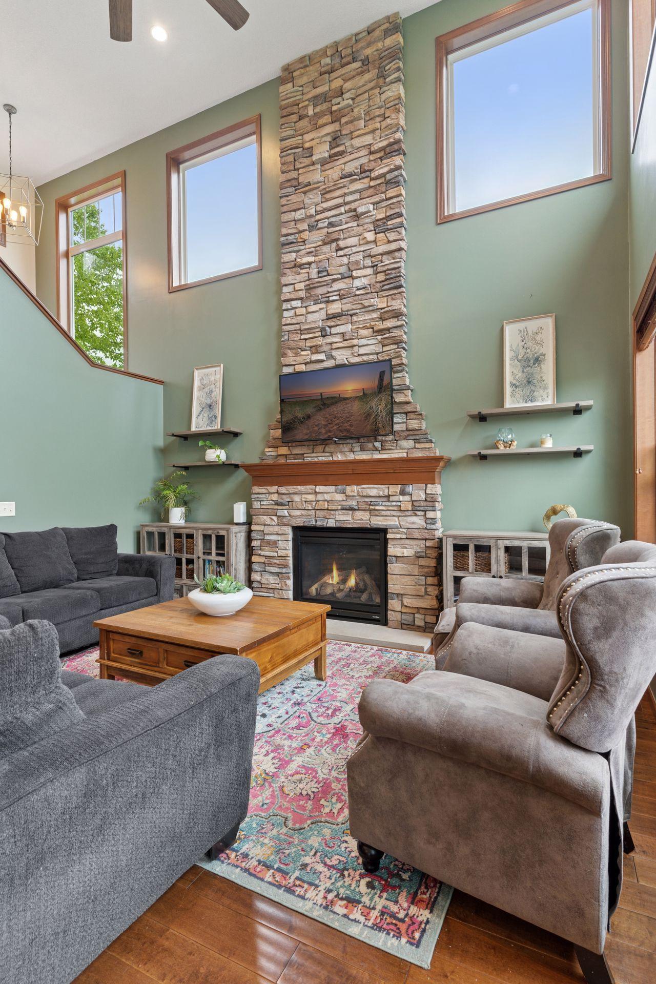 11200 Walnut Lane