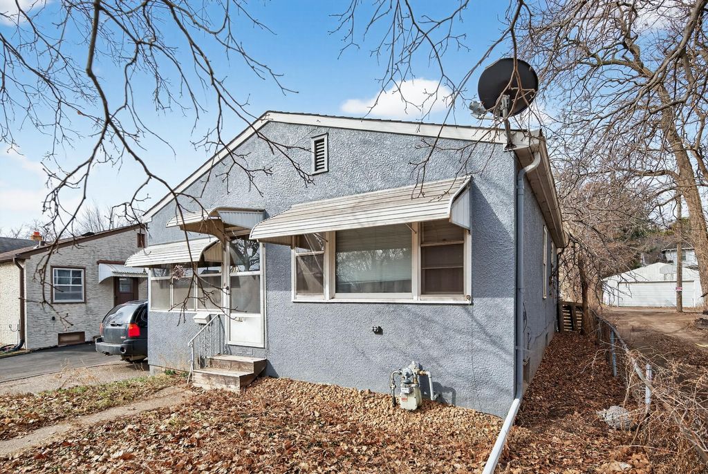 Photo of 913 Russell Street, Saint Paul, MN 55106 (MLS # 7018980)