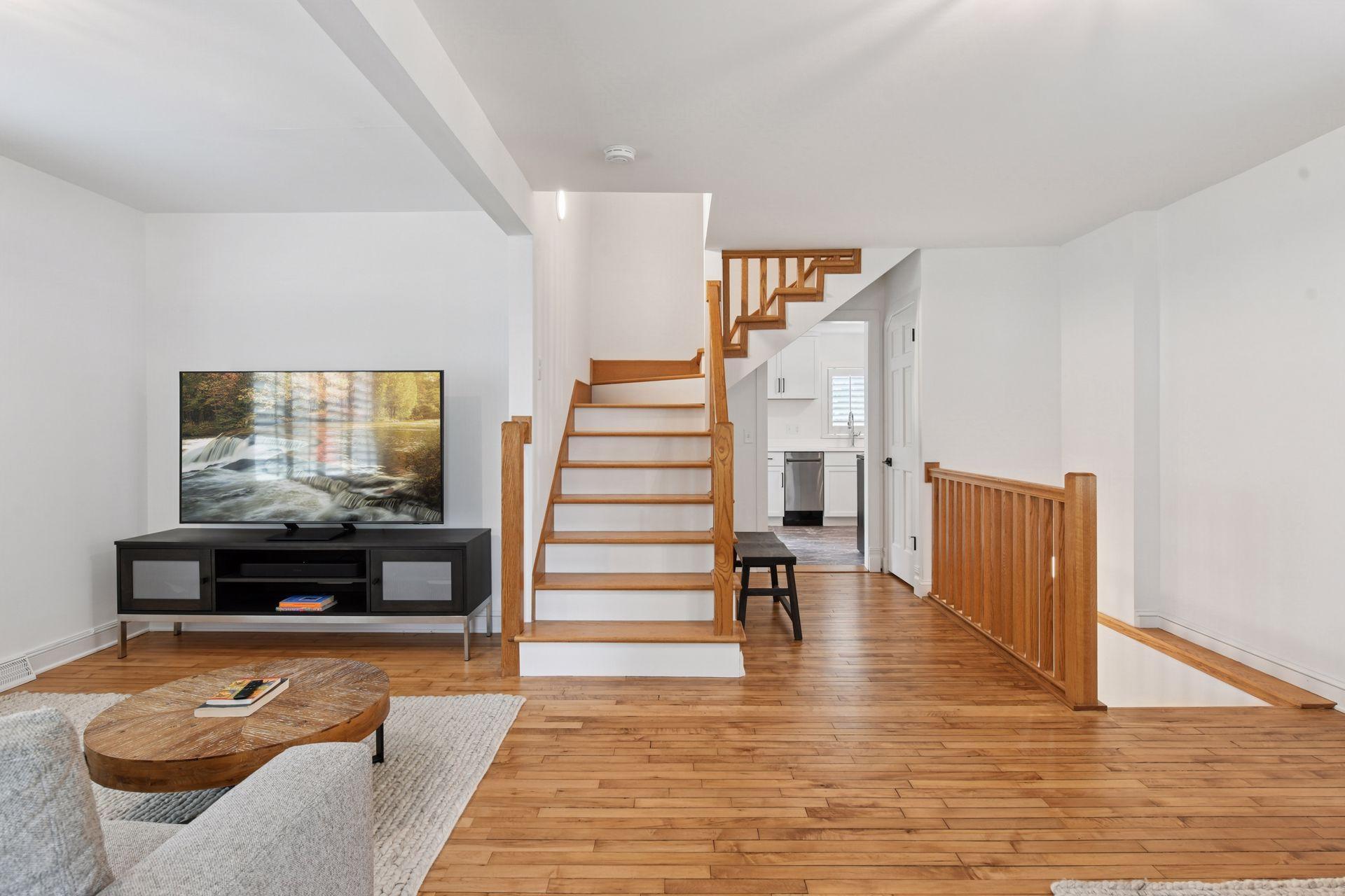 129 Chicago Avenue N