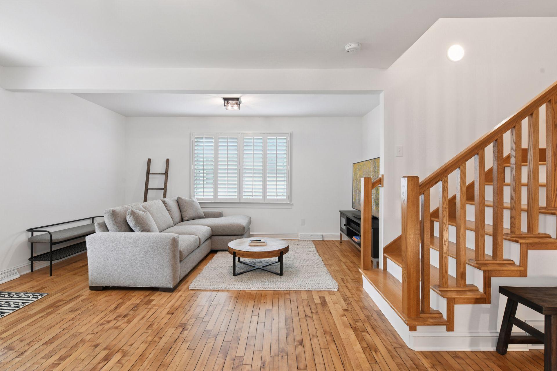 129 Chicago Avenue N