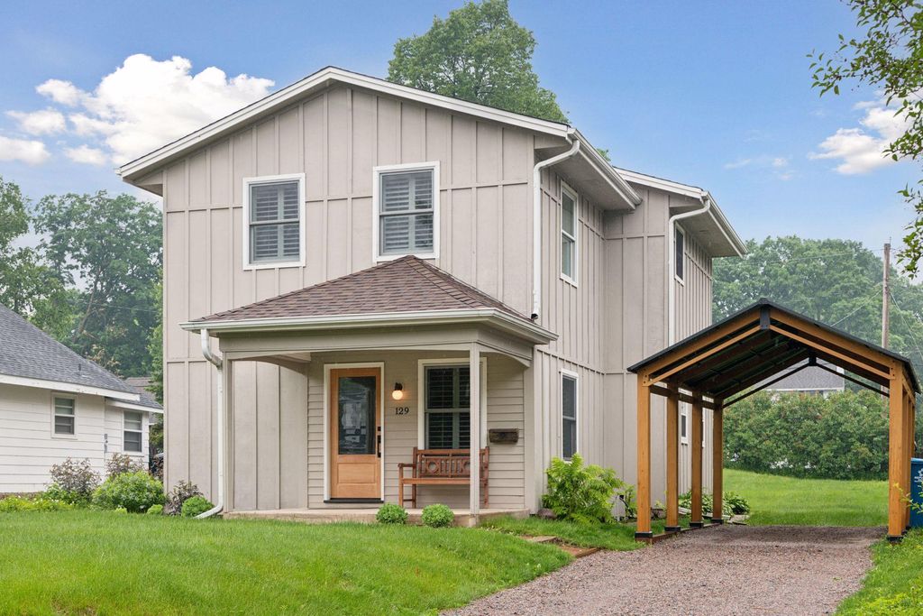 Photo of 129 Chicago Avenue N, Wayzata, MN 55391 (MLS # 6820234)