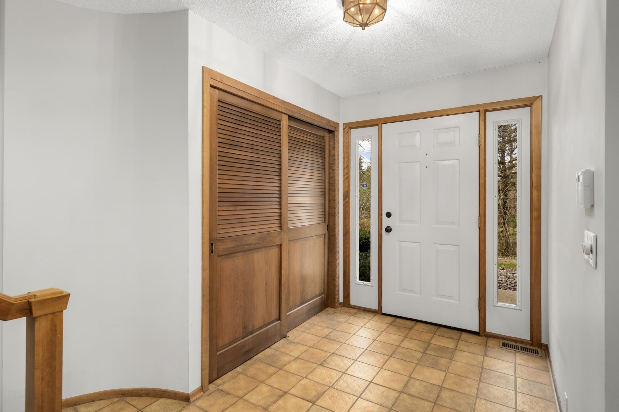 1166 Kingsley Court S