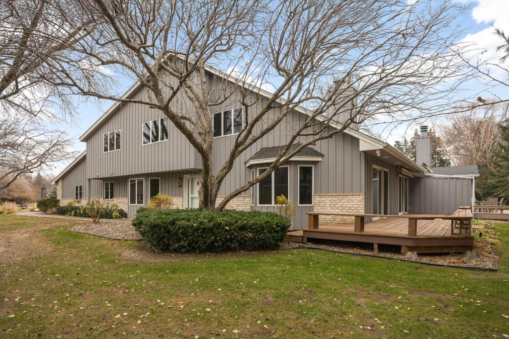 Photo of 1166 Kingsley Court S, Mendota Heights, MN 55118 (MLS # 6818809)