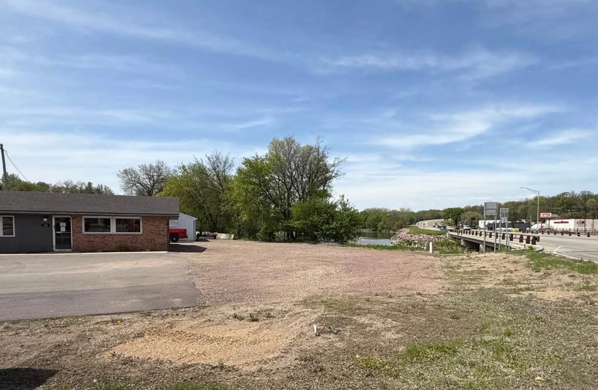 410 Springfield Parkway