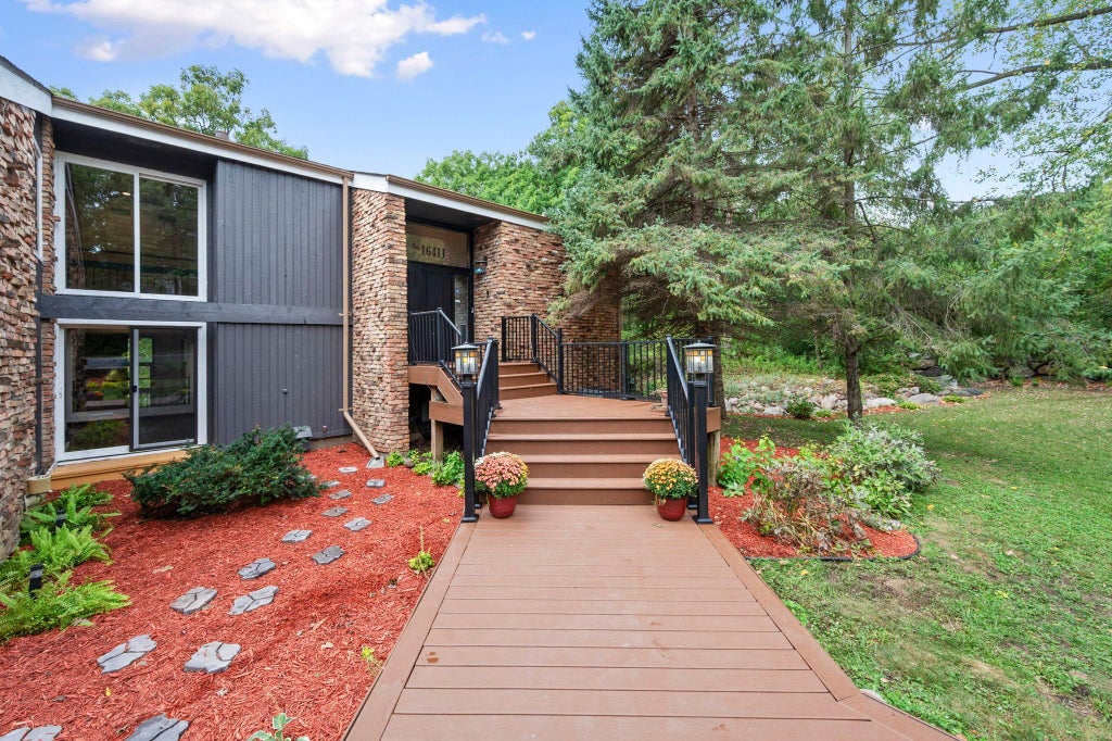 Photo of 16411 Kingswood Drive, Lakeville, MN 55044 (MLS # 7139843)