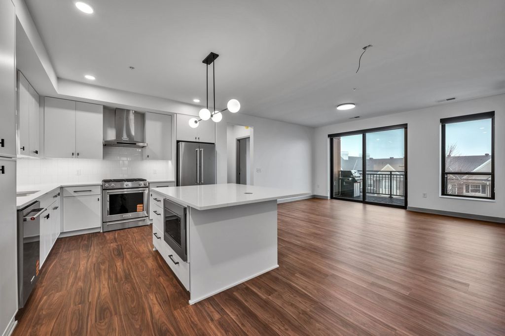 Photo of 640 Wisconsin Avenue N #318, Golden Valley, MN 55427 (MLS # 7009827)