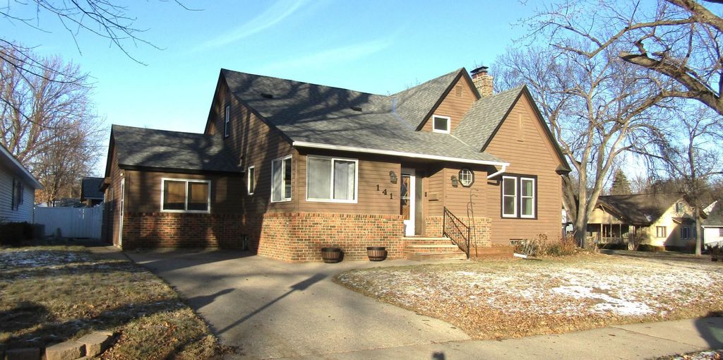 Photo of 141 Summit Avenue, Montevideo, MN 56265 (MLS # 7042484)