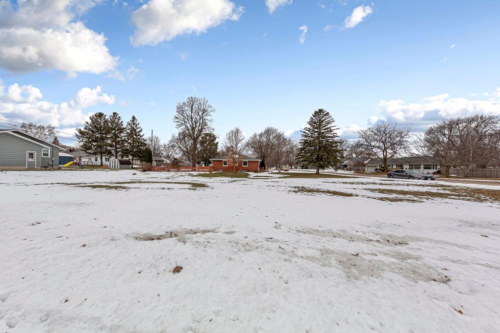 Photo of XXX Lincoln Avenue, Owatonna, MN 55060 (MLS # 7010193)