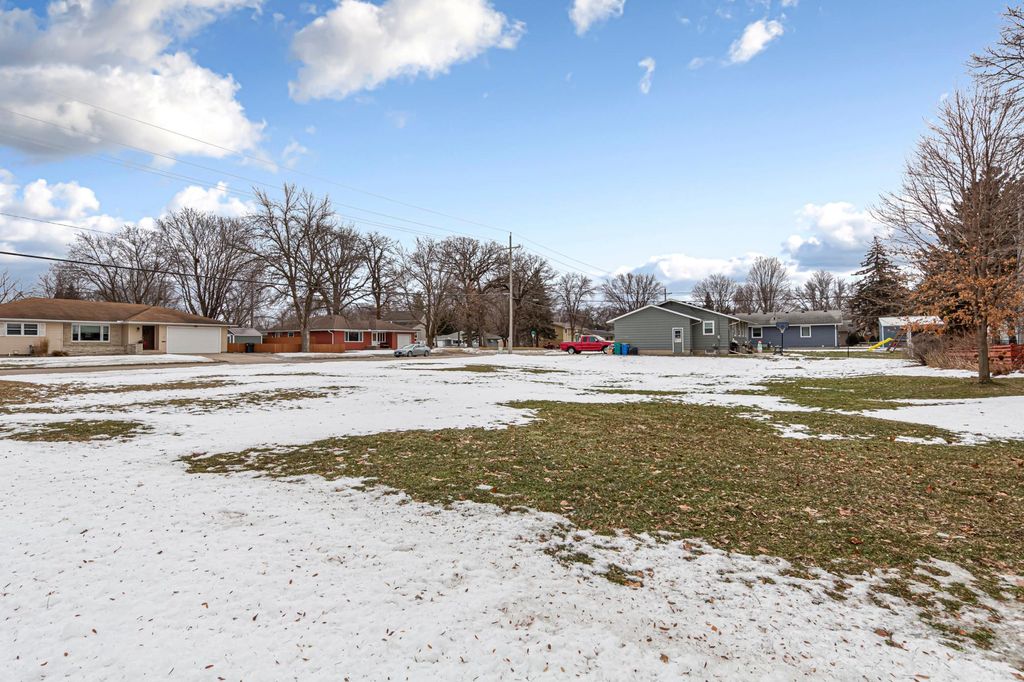Photo of XXX Lincoln Avenue, Owatonna, MN 55060 (MLS # 7010193)