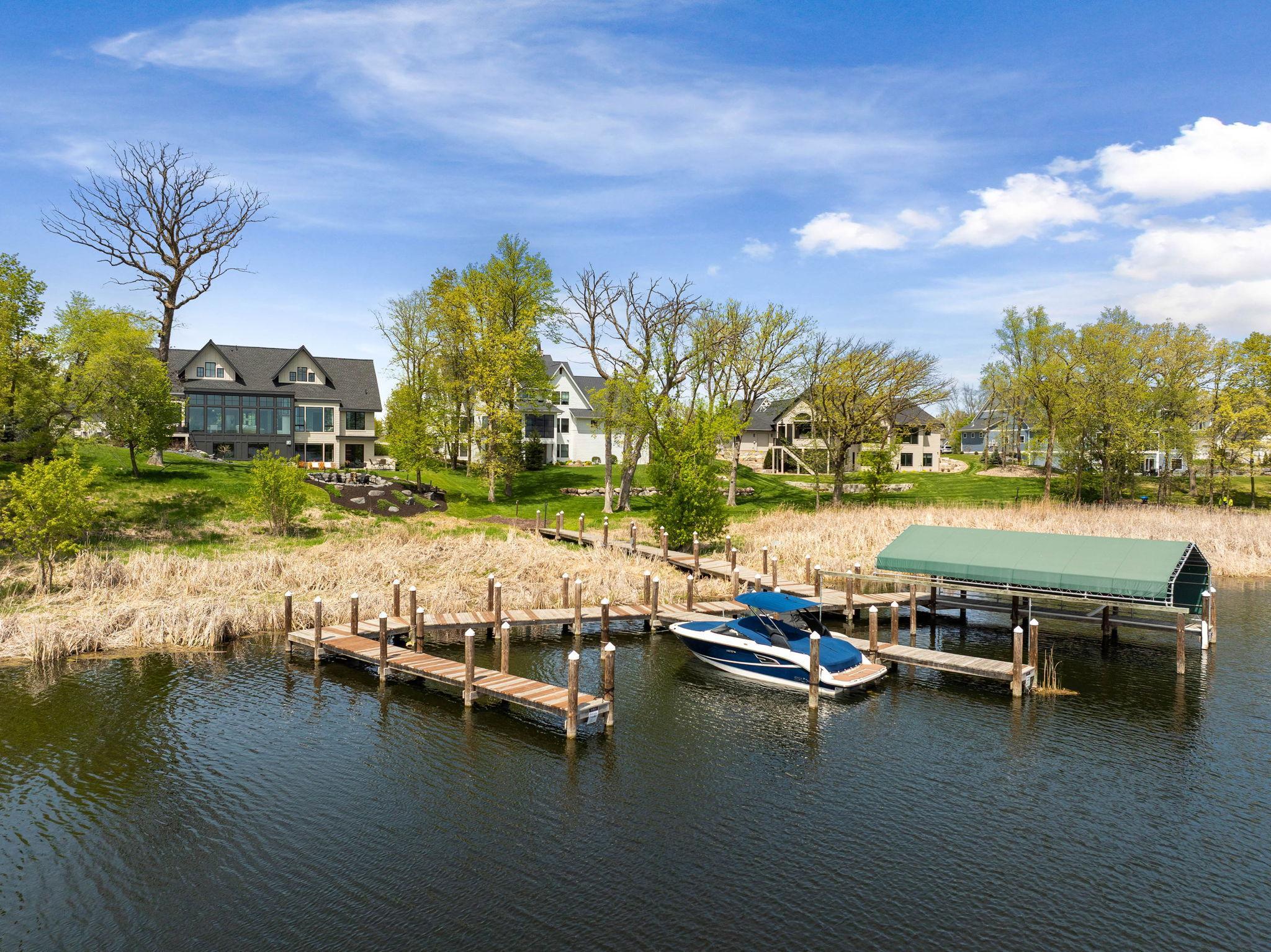 3752 Woodland Cove Parkway