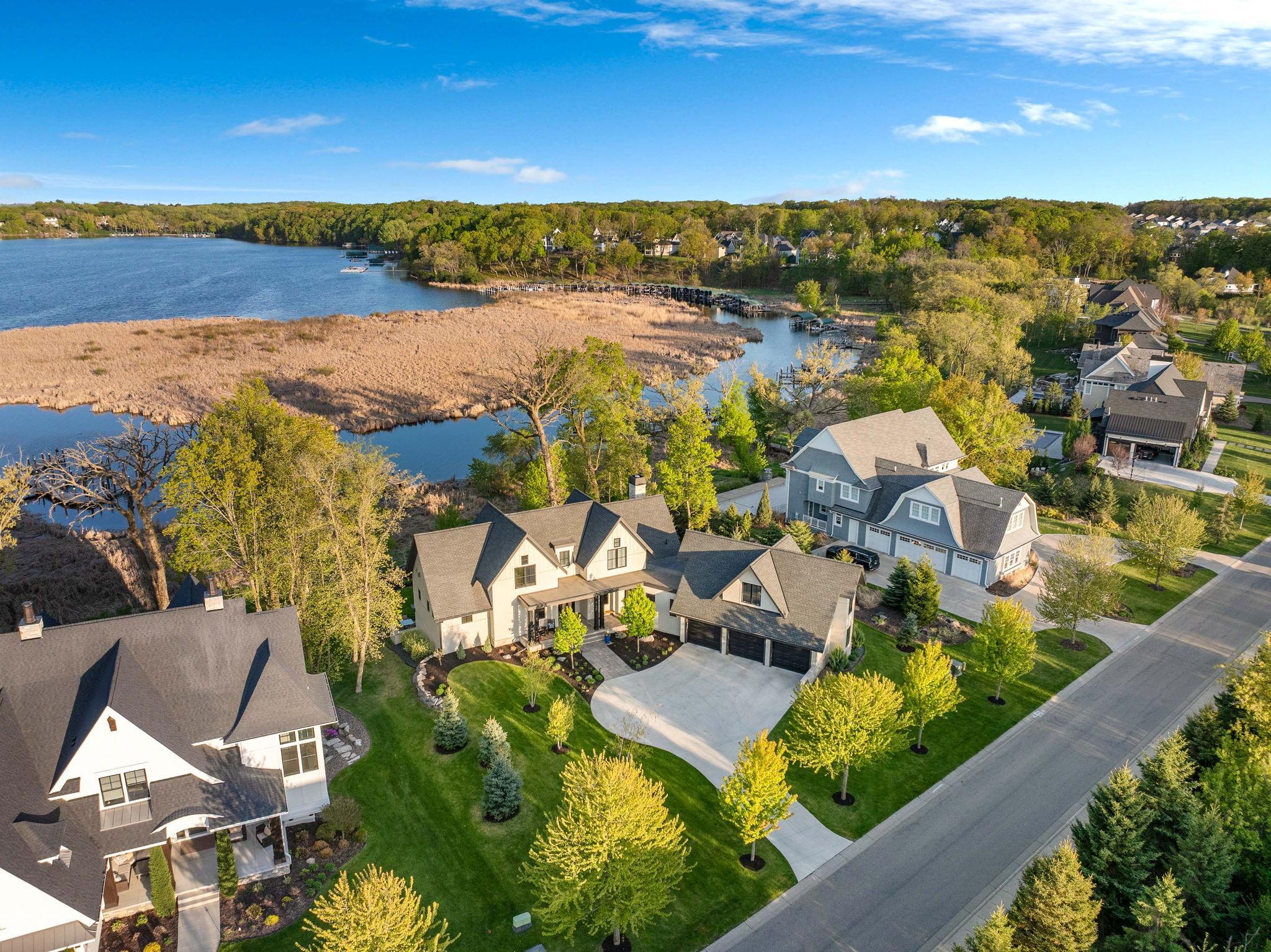 3752 Woodland Cove Parkway