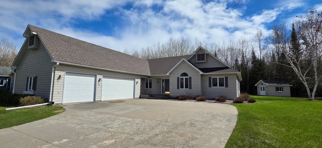 Photo of 2205 Crabtree Boulevard, International Falls, MN 56649 (MLS # 7077280)