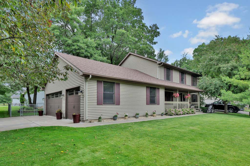 Photo of 7038 46th Street N, Oakdale, MN 55128 (MLS # 7090612)