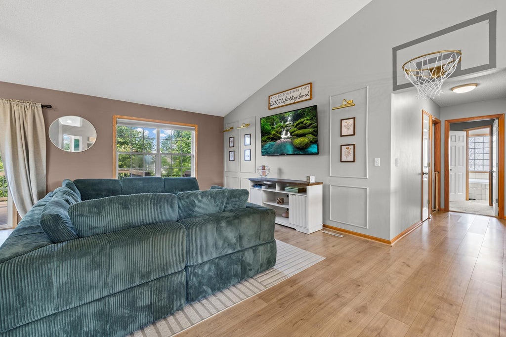 Photo of 2044 Pheasant Run Street, Shakopee, MN 55379 (MLS # 7157003)