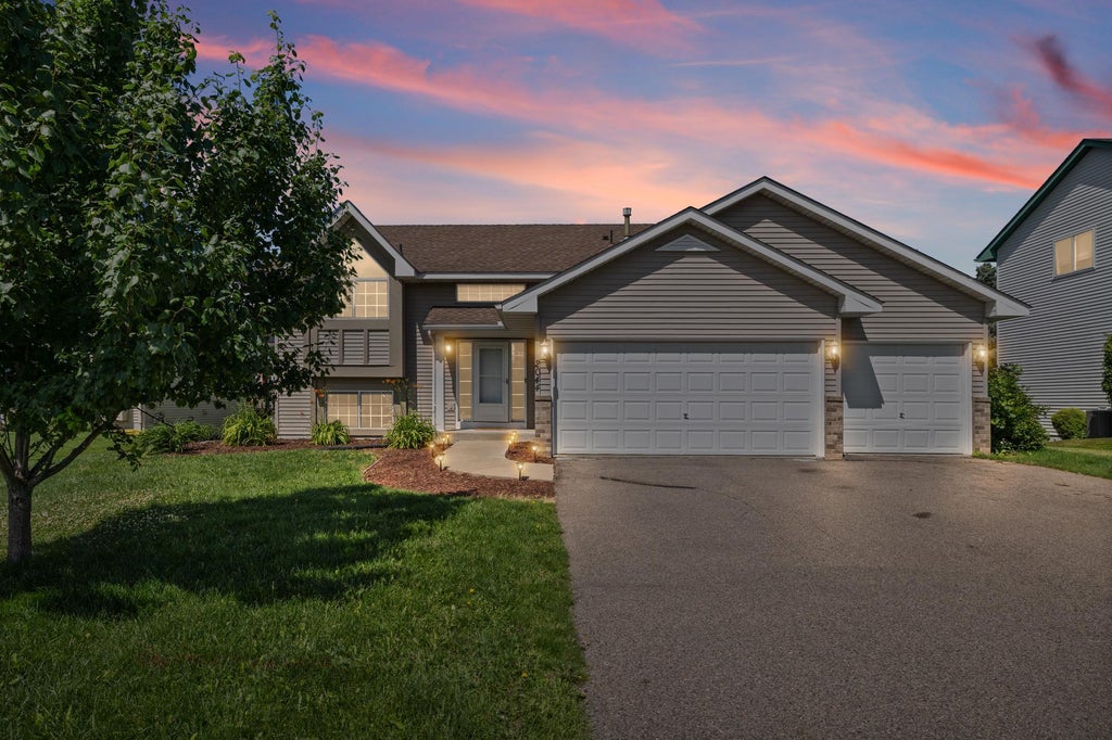 Photo of 2044 Pheasant Run Street, Shakopee, MN 55379 (MLS # 7157003)