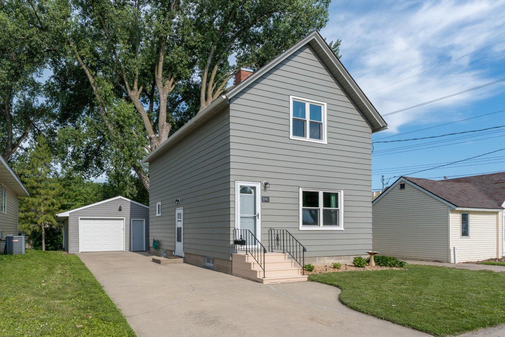 Photo of 1041 Quincy Street, North Mankato, MN 56003 (MLS # 7132727)