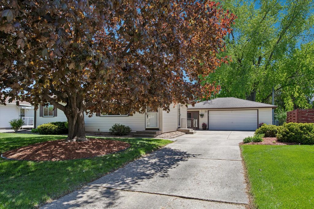 Photo of 2018 Jade Lane, Eagan, MN 55122 (MLS # 6811346)