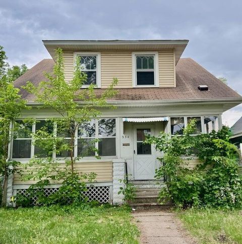 934 Central Avenue W Saint Paul MN 55104