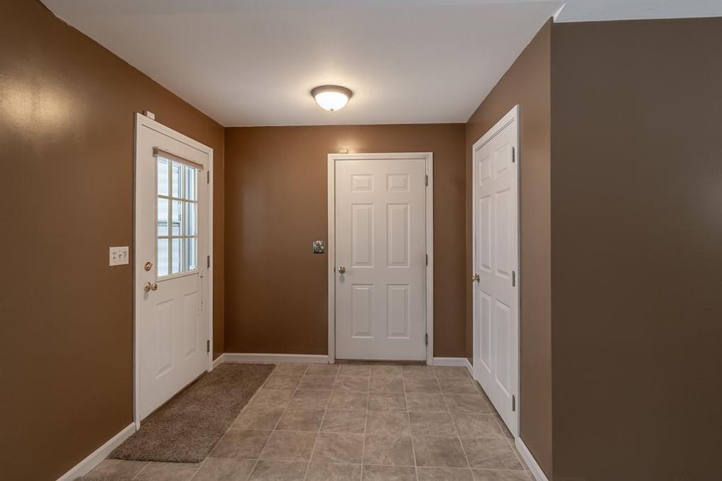 Photo of 104 Oxford Path, Mankato, MN 56001 (MLS # 6826558)
