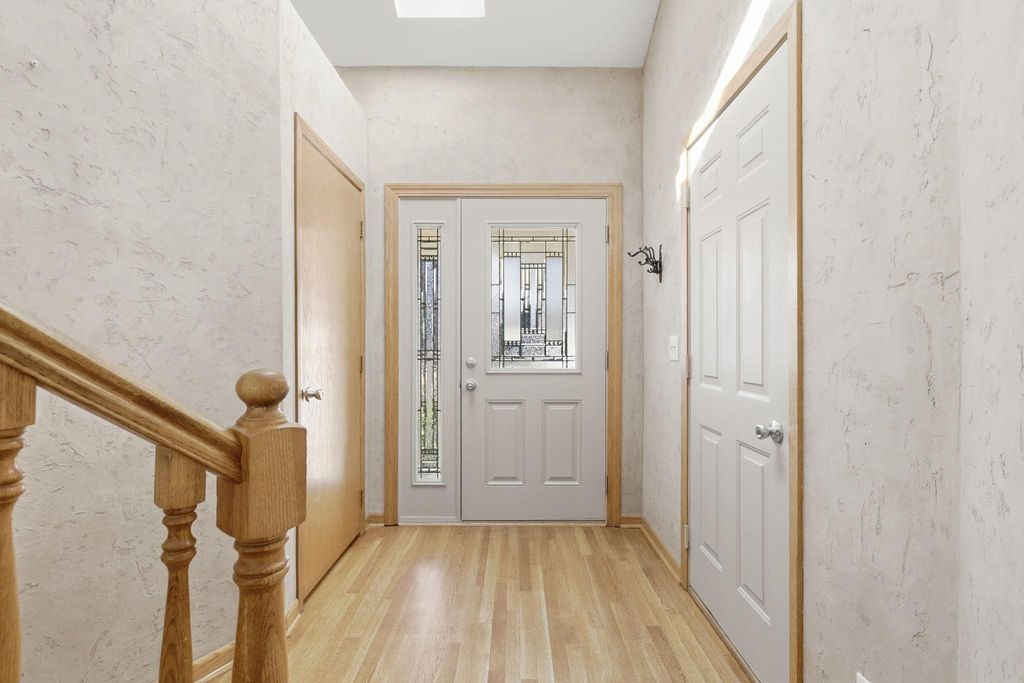 Photo of 10549 Kentucky Avenue S, Bloomington, MN 55438 (MLS # 7029569)