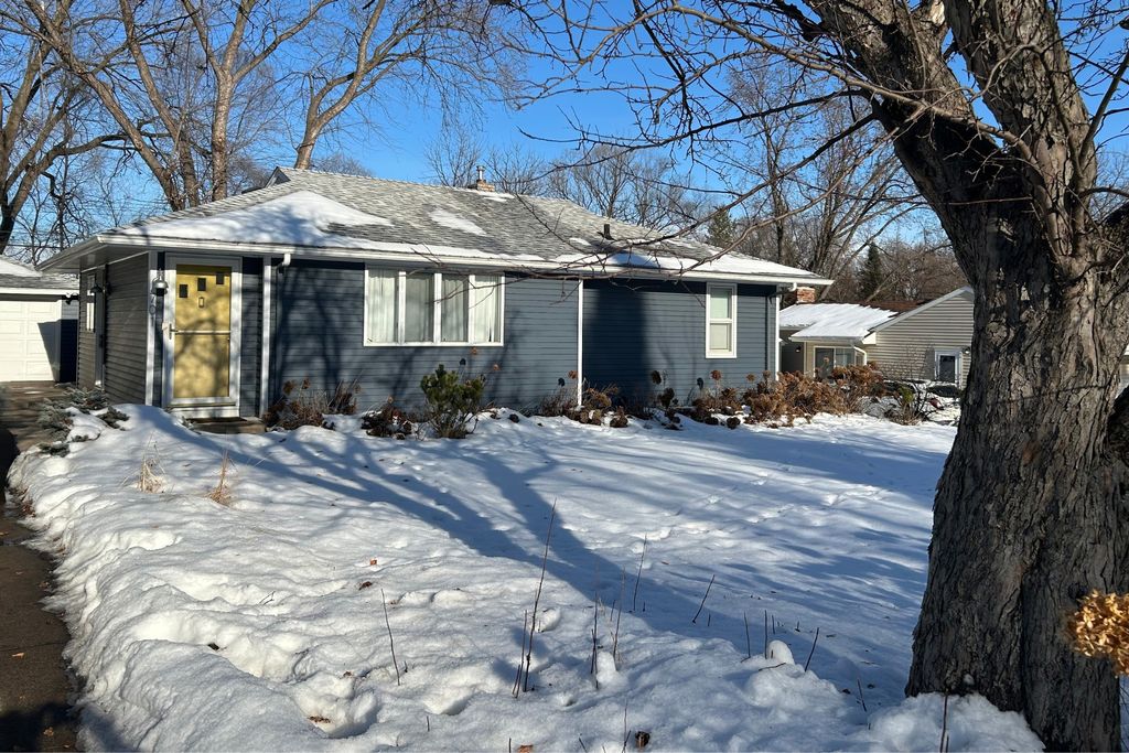 Photo of 701 Eldridge Avenue W, Roseville, MN 55113 (MLS # 7007426)