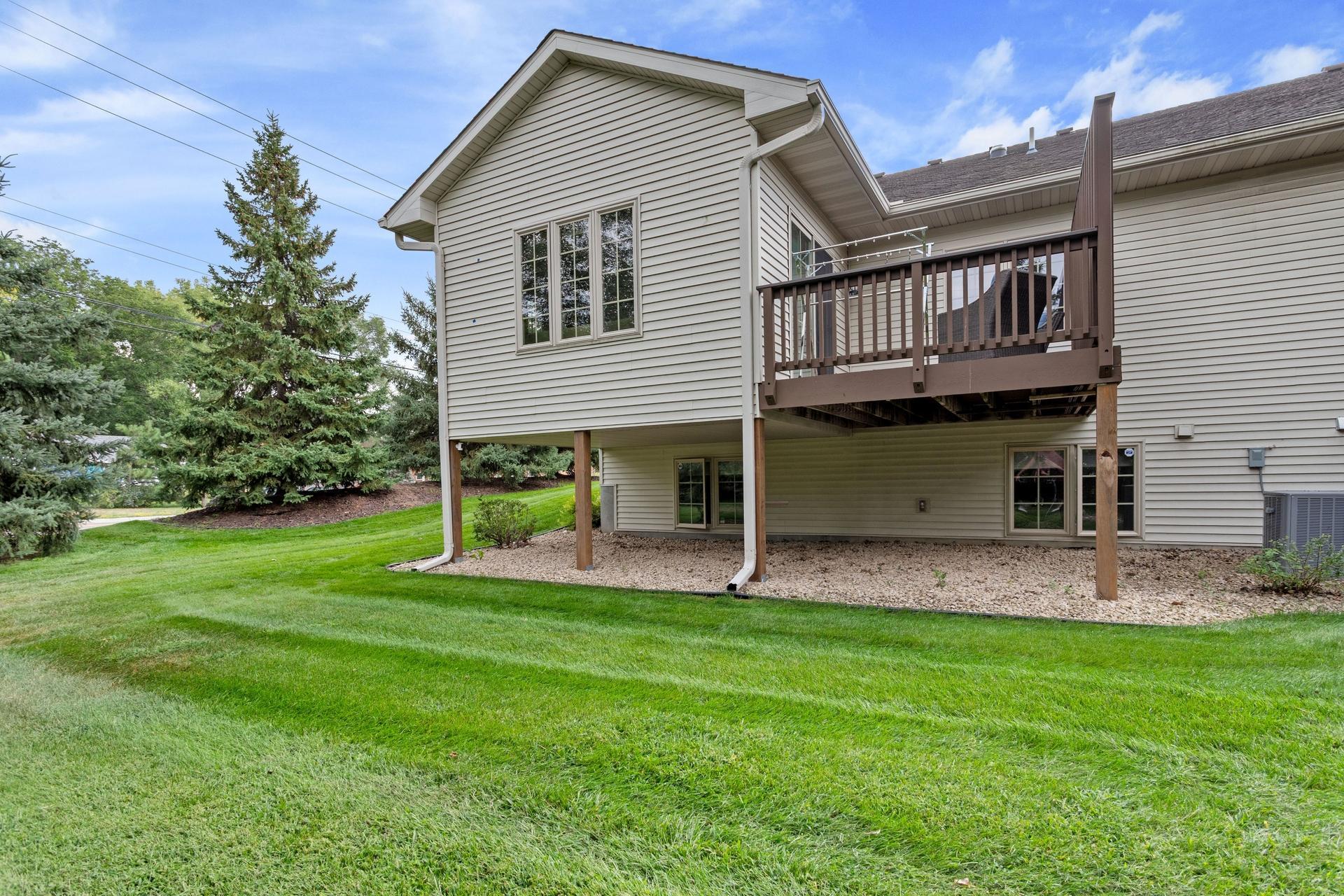 339 Summer Place E