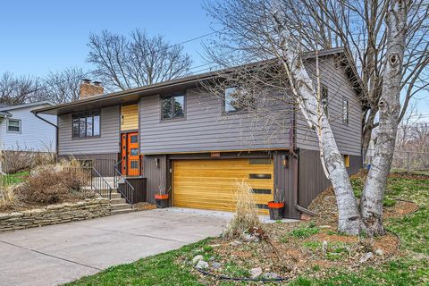 2453 Brenner Street Roseville MN 55113