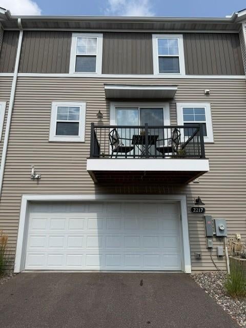 2217 Gateway Curve
