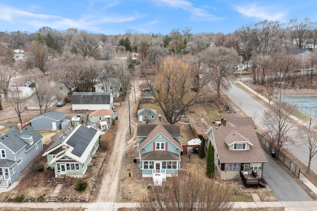 Photo of 158 Morton Street W, Saint Paul, MN 55107 (MLS # 7050943)