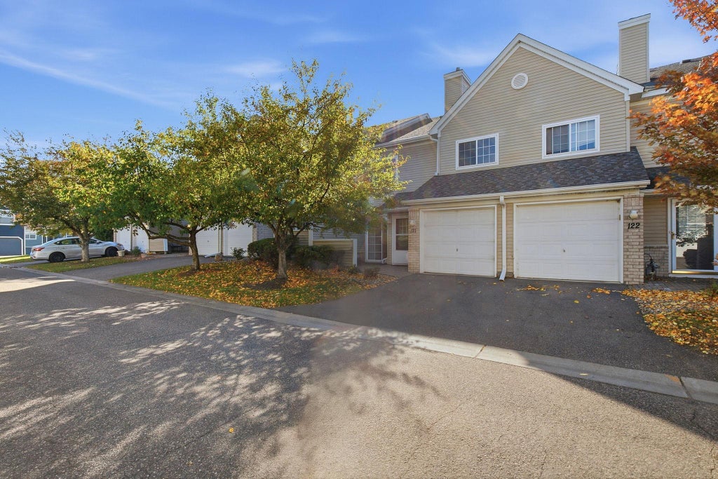 Photo of 2210 Ranchview Lane N #121, Plymouth, MN 55447 (MLS # 7158720)