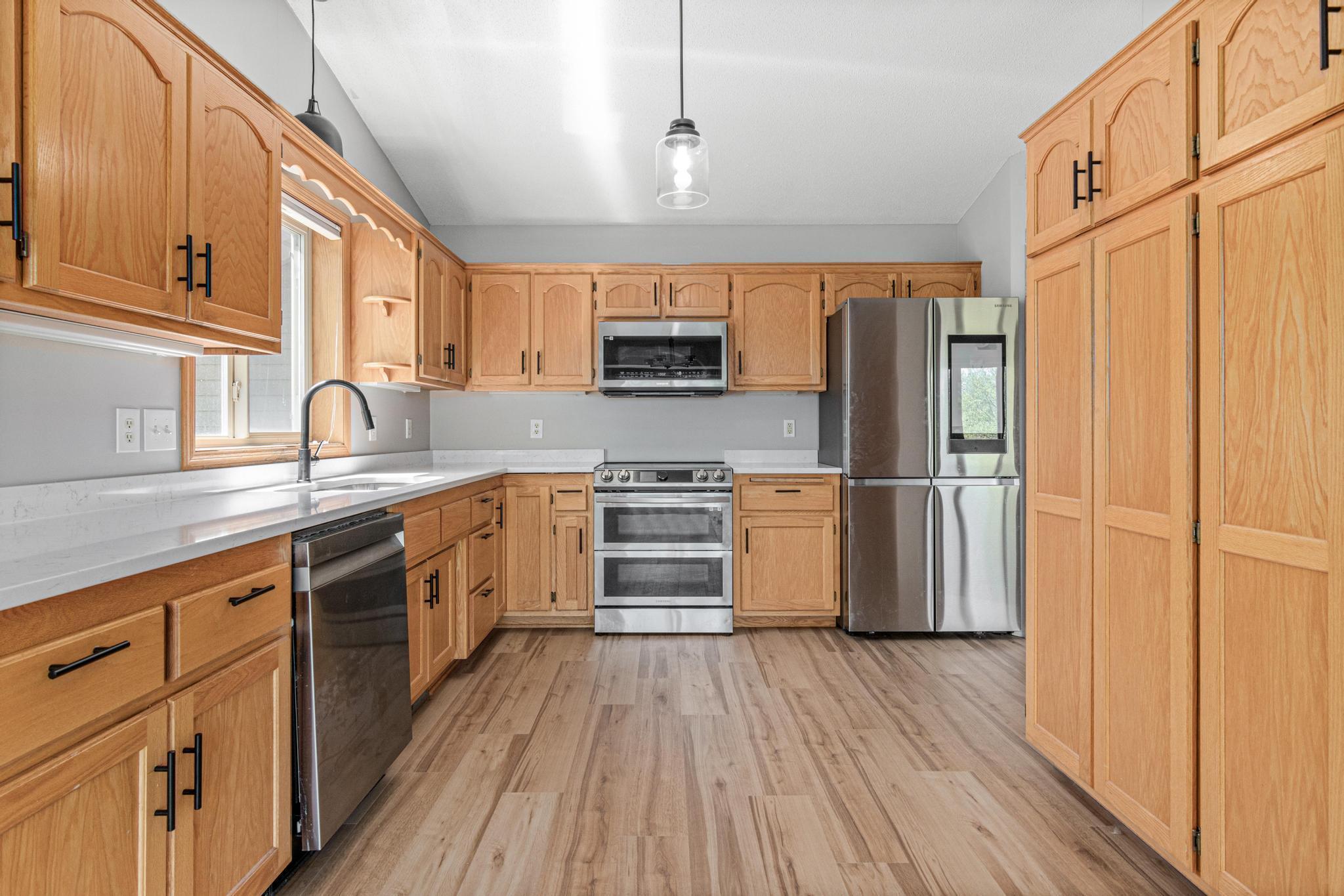 8691 Edison Street NE