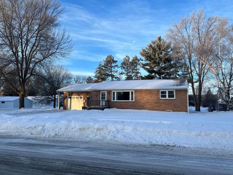 801 5th Street NE Staples MN 56479