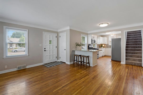 7512 EMERSON AVE S, MINNEAPOLIS, MN 55423 - Image babe75e57a8407f61a22e2b4cc64f70d/3735986850