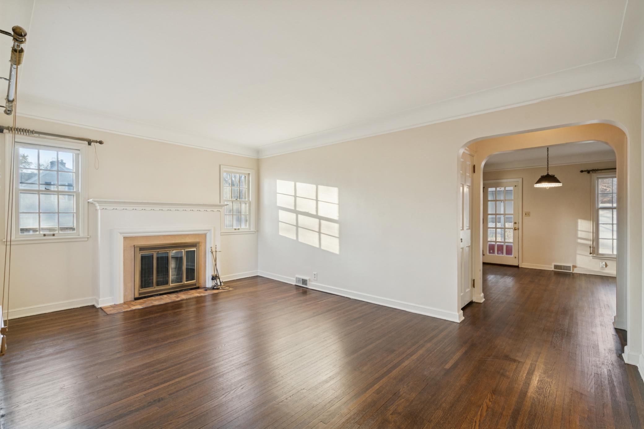 4050 Wooddale Avenue S