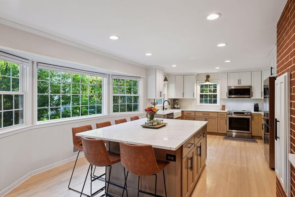 Photo of 522 Shadyway Road, Wayzata, MN 55391 (MLS # 7069770)