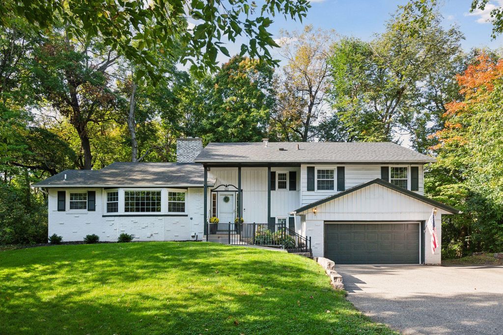 Photo of 522 Shadyway Road, Wayzata, MN 55391 (MLS # 7069770)