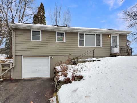 6648 4th Street N Oakdale MN 55128